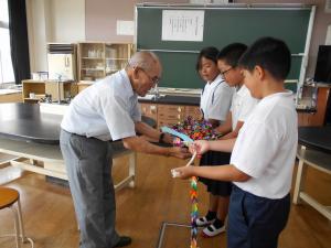 君田小学校千羽鶴