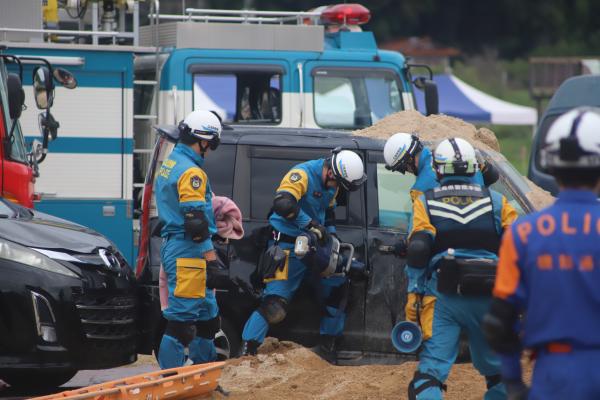 多重衝突車両救助２