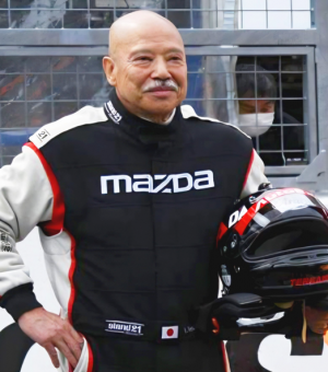 レーシングドライバー　寺田　陽次郎 氏