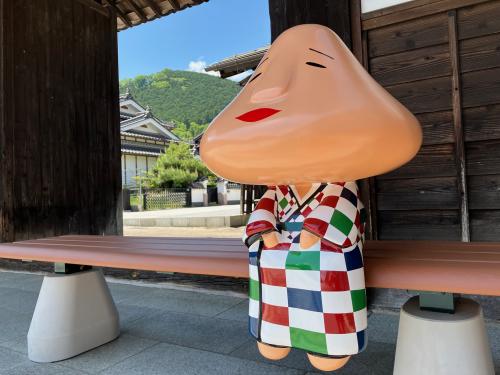 もののけベンチ（アップ）