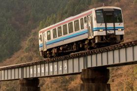 ～懐かしのあのカラーリング～ キハ120形気動車（三江線カラー）の画像