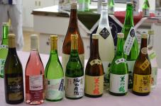 ずらっとならんだ「三次の酒」